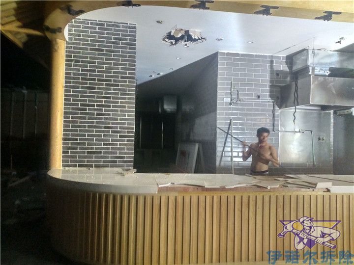 張家港技術(shù)好的砸墻拆除費用